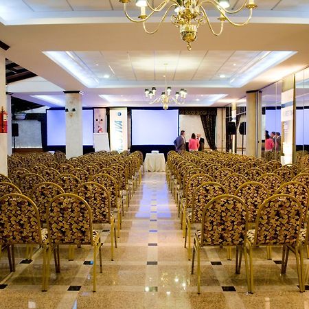 فندق Ramada By Wyndham Buenos Aires Vicente López الاعمال الصورة
