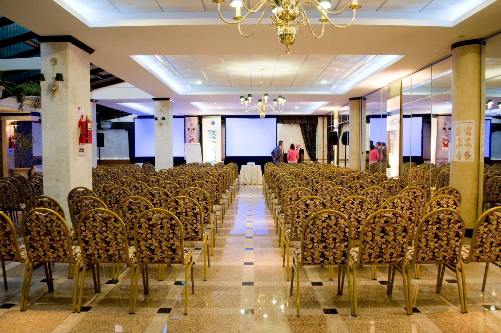 فندق Ramada By Wyndham Buenos Aires Vicente López الاعمال الصورة