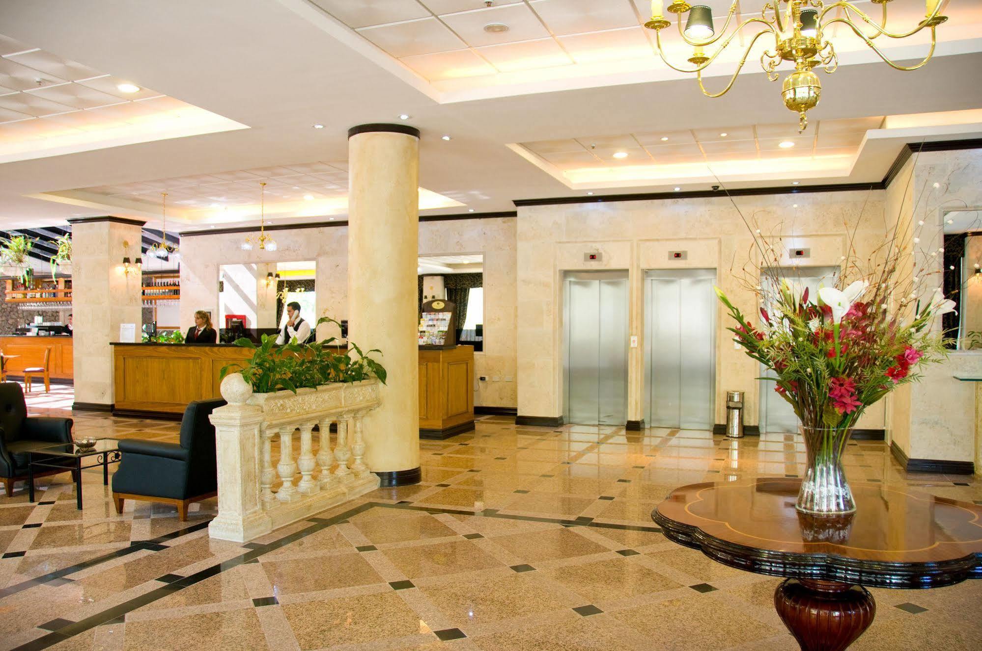 فندق Ramada By Wyndham Buenos Aires Vicente López المظهر الخارجي الصورة